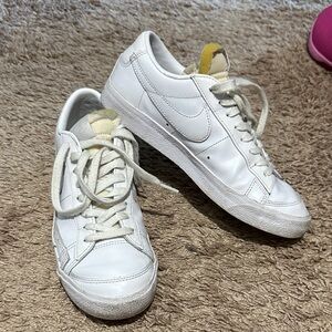 Nike Women's blazer low ‘77